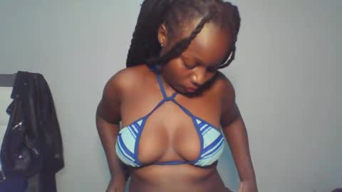 Snapshot of melanin_sassy96 chatting on January 2025 11:29:01 PM bad lil shawry online show from January 2025 11:29:01 PM