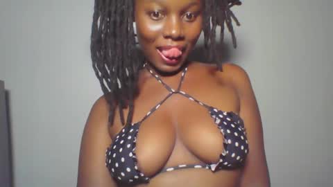 Snapshot of melanin_sassy96 chatting on February 2025 10:13:01 PM bad lil shawry online show from February 2025 10:13:01 PM