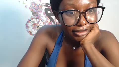 Snapshot of melanine_floral chatting on March 2025 12:17:01 PM Praiz online show from March 2025 12:17:01 PM