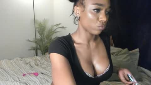 melaninmelanix online show from March 2025 09:21:01 AM