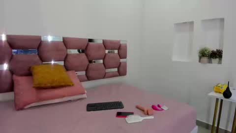 Melanny online show from September 2025 12:51:01 PM