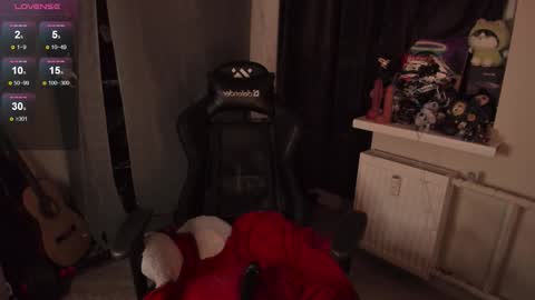 Ash online show from November 2025 07:12:01 PM