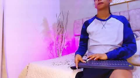 Snapshot of melanystone_ chatting on May 2026 12:23:01 PM Melany online show from May 2026 12:23:01 PM