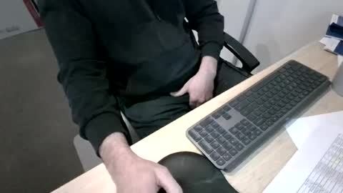 Snapshot of melbguy_075 chatting on July 2026 06:51:01 AM melbguy_075 online show from July 2026 06:51:01 AM