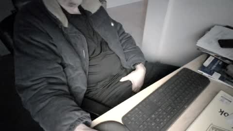 Snapshot of melbguy_075 chatting on July 2026 07:04:02 AM melbguy_075 online show from July 2026 07:04:02 AM
