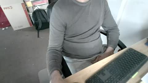 Snapshot of melbguy_075 chatting on August 2026 03:16:02 AM melbguy_075 online show from August 2026 03:16:02 AM