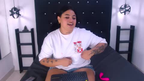 Snapshot of meli_blad chatting on February 2025 07:41:01 PM meli_blad online show from February 2025 07:41:01 PM