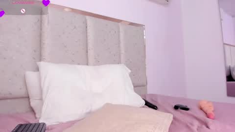 Snapshot of meli_mell chatting on April 2026 06:10:01 PM Meli online show from April 2026 06:10:01 PM
