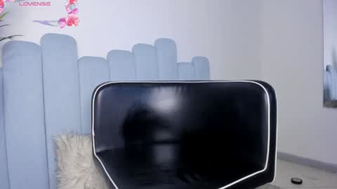 Snapshot of meli_mell chatting on May 2026 06:09:01 PM Meli online show from May 2026 06:09:01 PM
