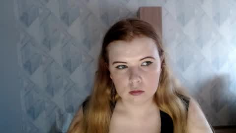 Snapshot of melina_beauty chatting on May 2026 04:02:01 PM Melina online show from May 2026 04:02:01 PM