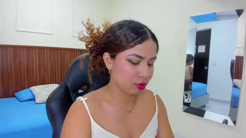 M E L I N A  online show from September 2025 07:37:02 PM