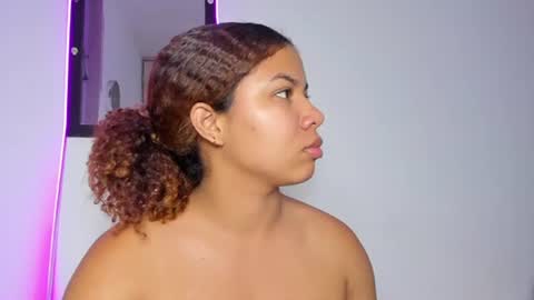 Snapshot of melinamartins chatting on June 2026 10:56:02 PM M E L I N A online show from June 2026 10:56:02 PM
