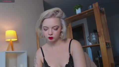 Snapshot of melinamonroe chatting on October 2025 03:24:02 AM My name is Melina online show from October 2025 03:24:02 AM