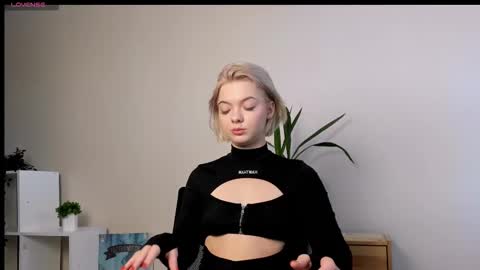 Snapshot of melinamonroe chatting on October 2025 03:14:02 AM My name is Melina online show from October 2025 03:14:02 AM