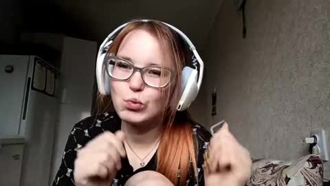 Sofia online show from April 2026 01:32:02 PM