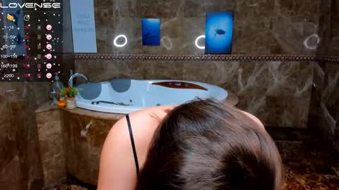 Melinda online show from November 2025 12:24:02 AM