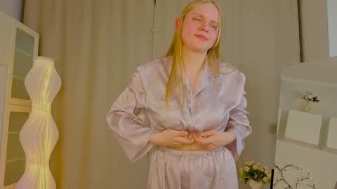 Alice - online show from April 2026 07:07:02 PM