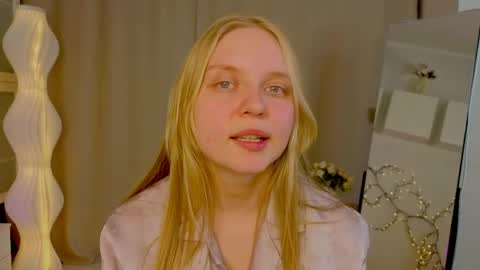 Alice - online show from April 2026 07:58:01 PM