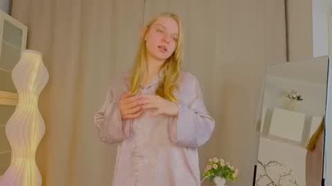 Alice - online show from April 2026 07:05:02 PM