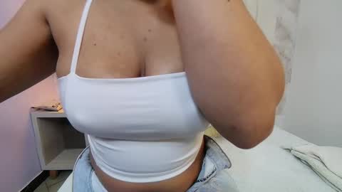Snapshot of melisa_garcia chatting on March 2025 11:32:01 AM Melissa online show from March 2025 11:32:01 AM