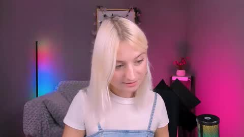Melisa online show from September 2025 07:14:02 PM