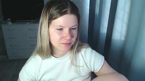 Melissa  Ray online show from February 2025 10:09:02 AM