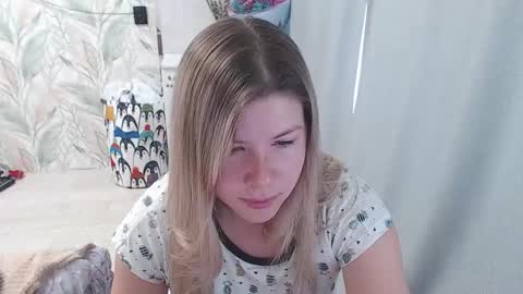 Melissa  Ray online show from September 2025 04:48:02 AM