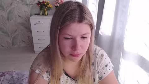 Melissa  Ray online show from October 2025 06:50:02 AM