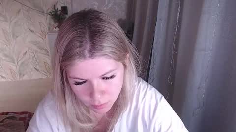 Melissa  Ray online show from December 2025 11:41:02 AM
