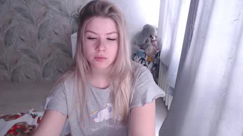 Melissa  Ray online show from December 2025 07:45:02 AM