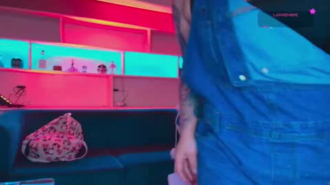 Lissa  online show from November 2025 11:43:02 AM