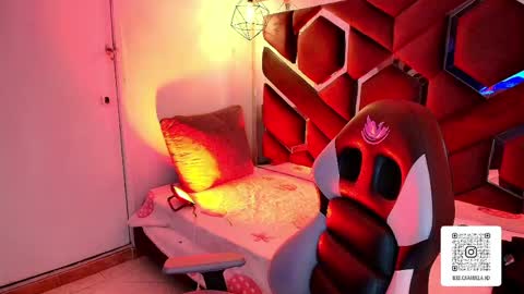 Lissa  online show from April 2026 06:45:01 PM