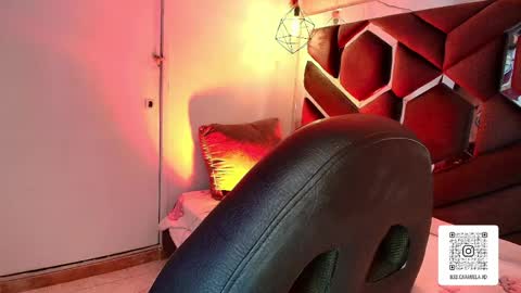 Lissa  online show from April 2026 06:43:01 PM