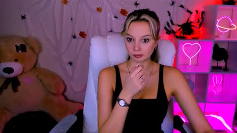 Snapshot of melissa_richardson chatting on November 2025 08:38:02 AM Melissa online show from November 2025 08:38:02 AM