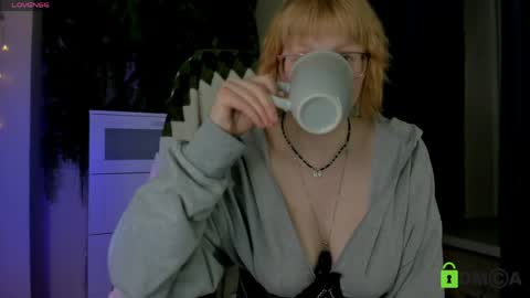 Melissa online show from April 2026 09:39:33 PM