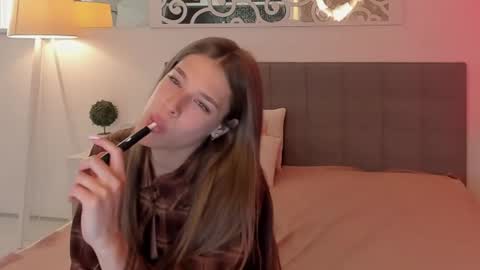 Snapshot of melissacrayzy chatting on June 2026 08:31:02 AM MelissaCrayzy online show from June 2026 08:31:02 AM