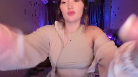 Melissa Keller online show from September 2025 08:54:01 PM