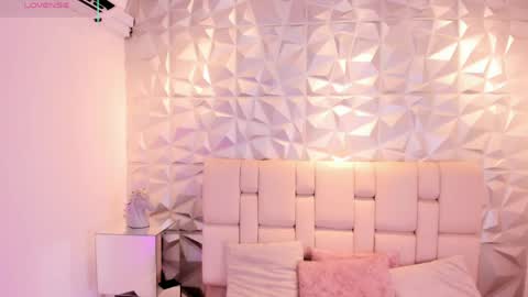  Mell online show from April 2026 11:59:01 AM