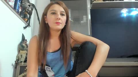 Snapshot of mellbell_ chatting on October 2025 06:08:02 PM MellyMell online show from October 2025 06:08:02 PM