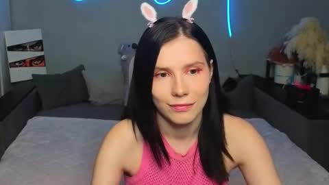 mellhyees online show from February 2026 05:16:01 PM