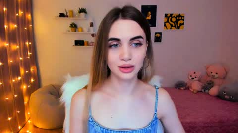 Tessa online show from February 2025 07:02:01 PM