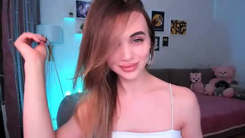 Tessa online show from March 2025 10:52:02 PM