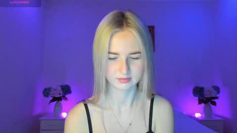 Mellina online show from March 2025 08:00:02 PM