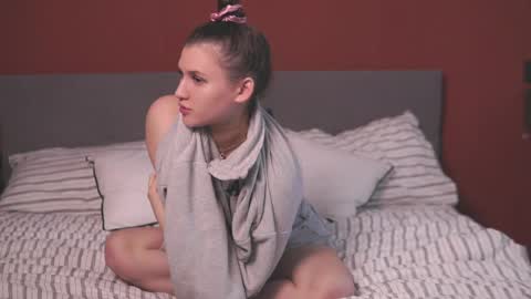 Lia online show from April 2026 12:08:02 PM