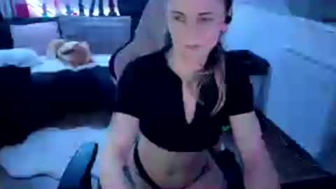 melly4you online show from July 2026 08:33:02 PM