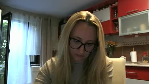 Melly online show from September 2025 06:46:01 AM