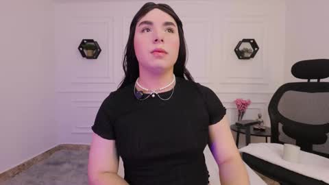 Meloddy online show from November 2025 07:13:01 PM