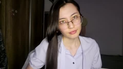 Snapshot of melodeehayden chatting on May 2026 03:42:01 PM Nika online show from May 2026 03:42:01 PM