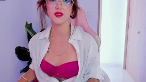 Snapshot of melodie_roy chatting on January 2025 07:32:02 PM Melodie Roy 999 online show from January 2025 07:32:02 PM