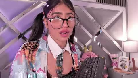 Snapshot of melody___sweet chatting on April 2026 08:54:02 PM mel online show from April 2026 08:54:02 PM